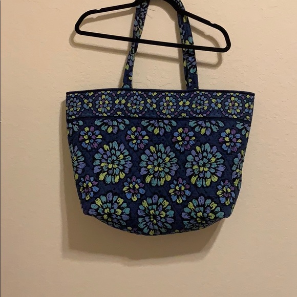 Vera Bradley Handbags - Vera Bradley tote